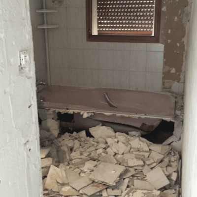 démolition de la salle de bain du projet Pietrabugno avant travaux