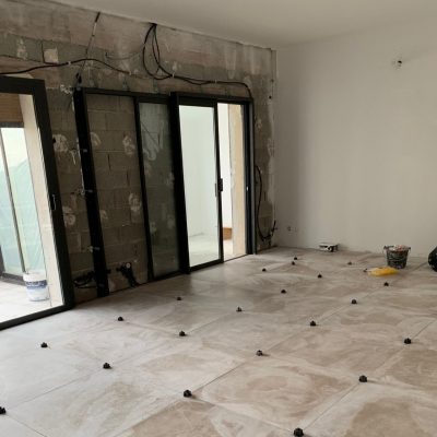 pose des menuiseries et du carrelage